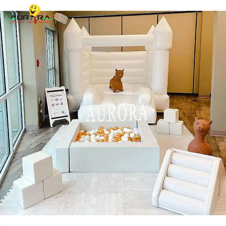 sân chơi trong nhà khí bơm chơi thiết bị bữa tiệc bóng trắng Pit cho trẻ em
