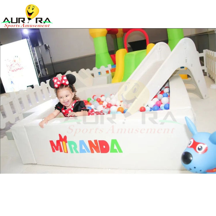 Máy chơi mềm bơm nhiều màu trong nhà trẻ em bóng đá Pit đồ chơi tùy chỉnh