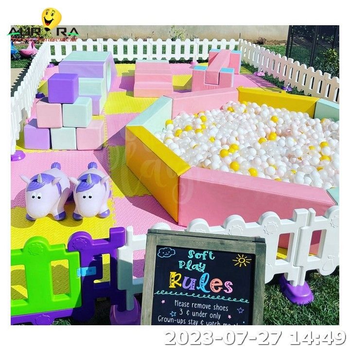 Ball Pit Pool Thiết bị Soft Play hàng rào cho trẻ em White Soft Play Ball Pit
