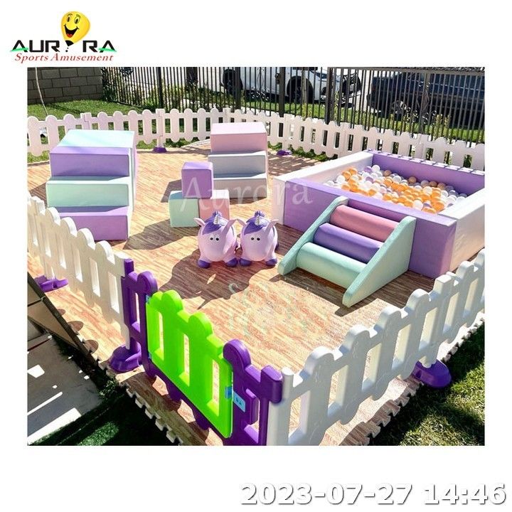 Ball Pit Pool Thiết bị Soft Play hàng rào cho trẻ em White Soft Play Ball Pit