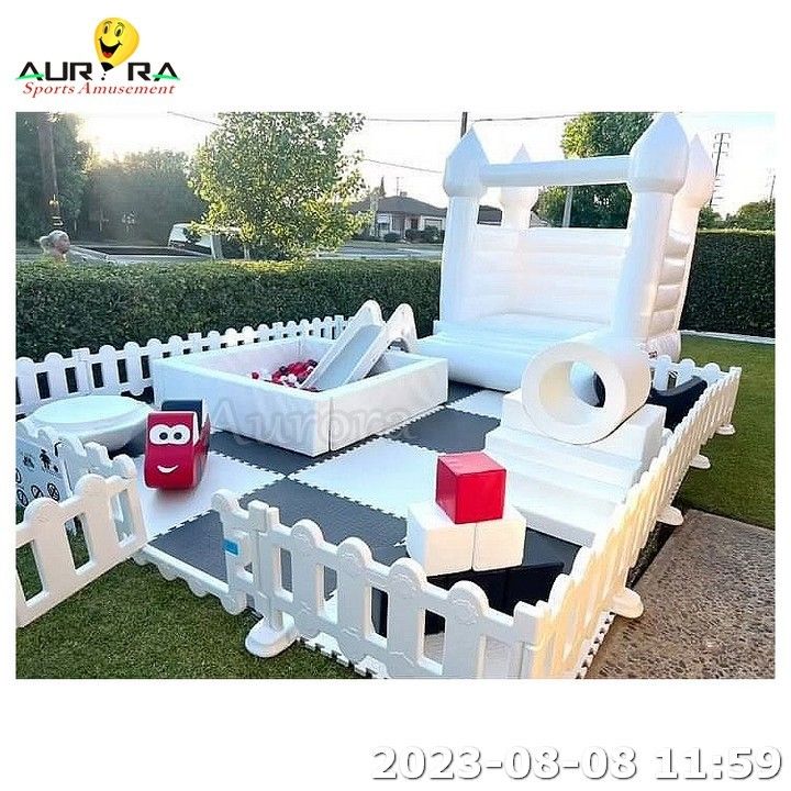 Bộ đồ chơi mềm cho trẻ em Thiết bị chơi mềm dành cho trẻ em Bể bơi bóng Merry Go Round Màu hồng