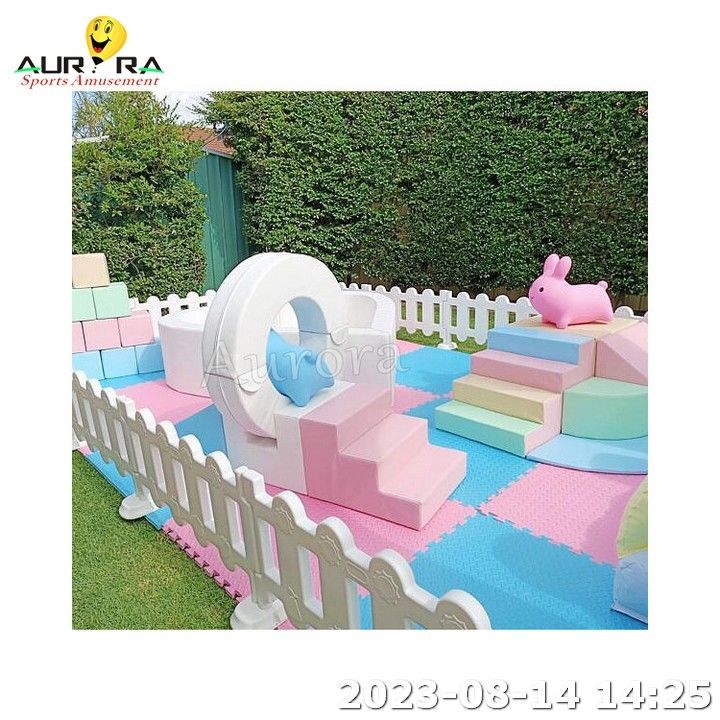 Nệm bọt Indoor Soft Play Heart Shape Indoor Playground White Ball Pit