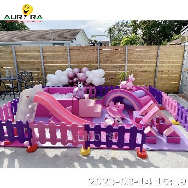 Nệm bọt Indoor Soft Play Heart Shape Indoor Playground White Ball Pit