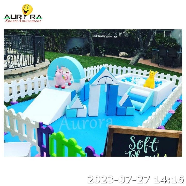 Soft Play Người leo núi Thiết bị ngoài trời Trẻ em giải trí Blue Ball Pit sân chơi trong nhà