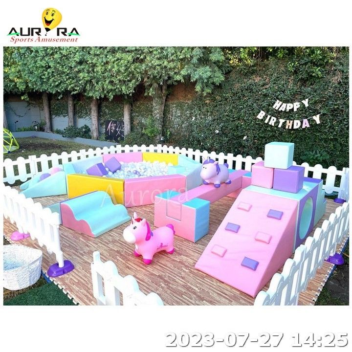 Soft Play Người leo núi Thiết bị ngoài trời Trẻ em giải trí Blue Ball Pit sân chơi trong nhà