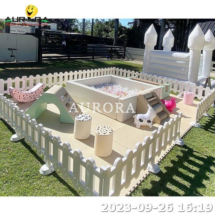 Trẻ em Inflatable Bounce House Thiết bị chơi mềm Khu vực chơi mềm cho trẻ em Carousel