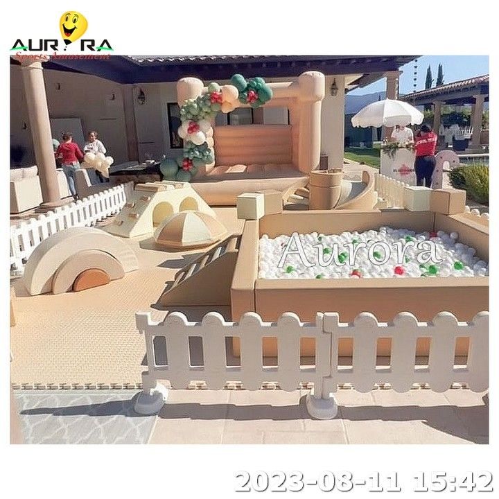Soft Play Set Beige And White Color trung tính Trung tâm tiệc tùng trẻ em Thiết bị chơi mềm