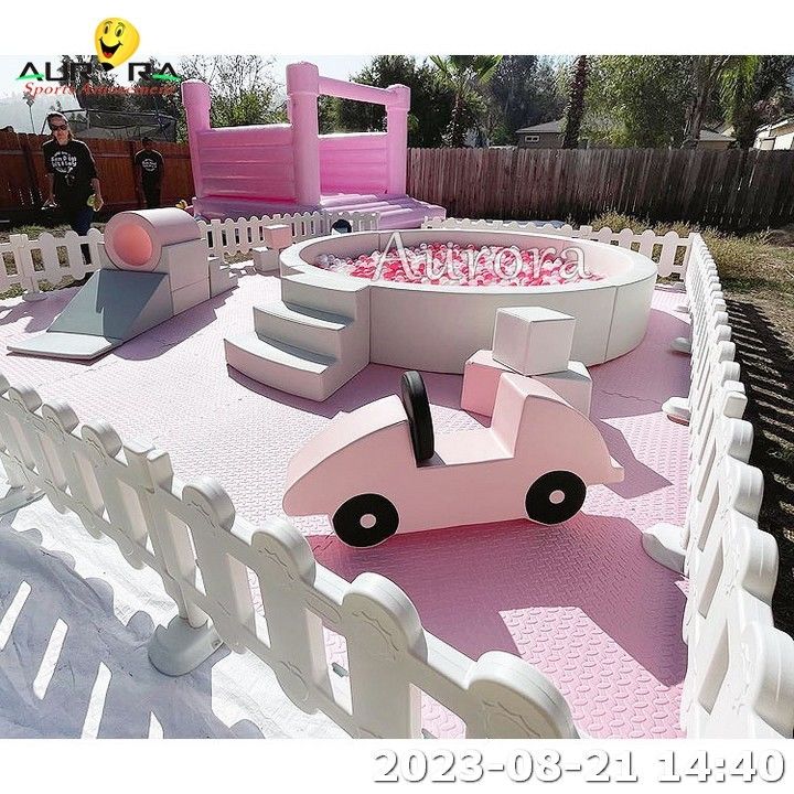 Pink White Soft Play Equipment With Bounce House Fence For Kids Ball Pit (Thiết bị chơi mềm màu hồng và trắng với hàng rào nhà lơ lửng cho trẻ em)