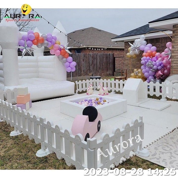 Pink White Soft Play Equipment With Bounce House Fence For Kids Ball Pit (Thiết bị chơi mềm màu hồng và trắng với hàng rào nhà lơ lửng cho trẻ em)