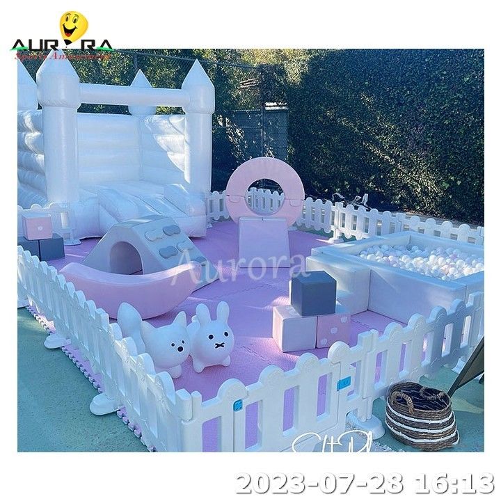 Nội thất ngoài trời Soft Play Thiết bị sân chơi cho trẻ em Thuê bữa tiệc Trắng