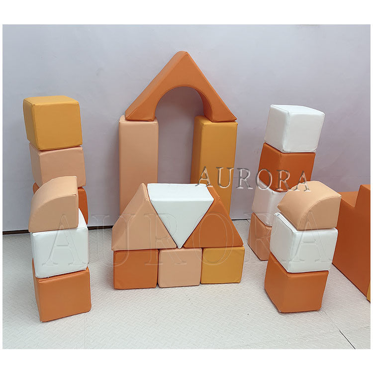 Thiết bị chơi mềm màu cam tùy chỉnh sân chơi ngoài trời trong nhà với hố bóng