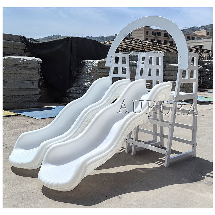 Đường trượt ngoài trời đôi với vòm Trượt chơi mềm màu trắng Trượt chơi nhựa Trượt chơi trẻ em