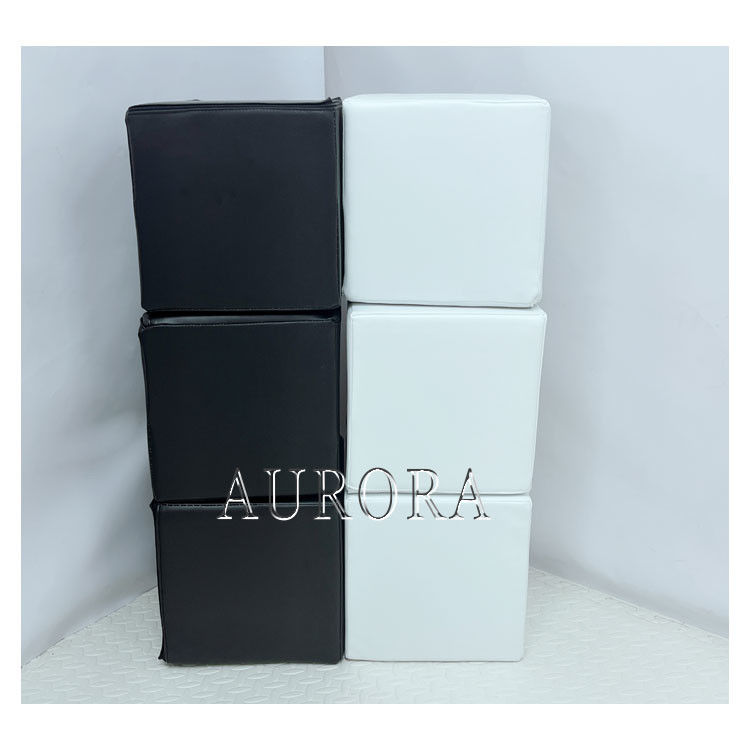 Thiết bị chơi mềm với slide hai màu đen và trắng đặt trẻ em cho thuê